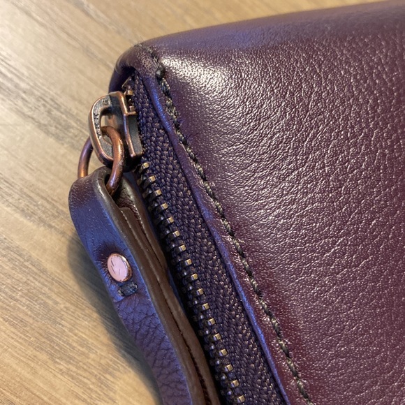 Fossil oxblood and rose gold wallet wristlet - Picture 7 of 8